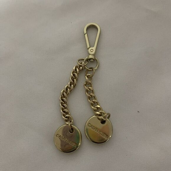 CALVIN KLEIN Goldtone Metal Logo Charms on Chain Purse Clip.  E 404 - Picture 7 of 7